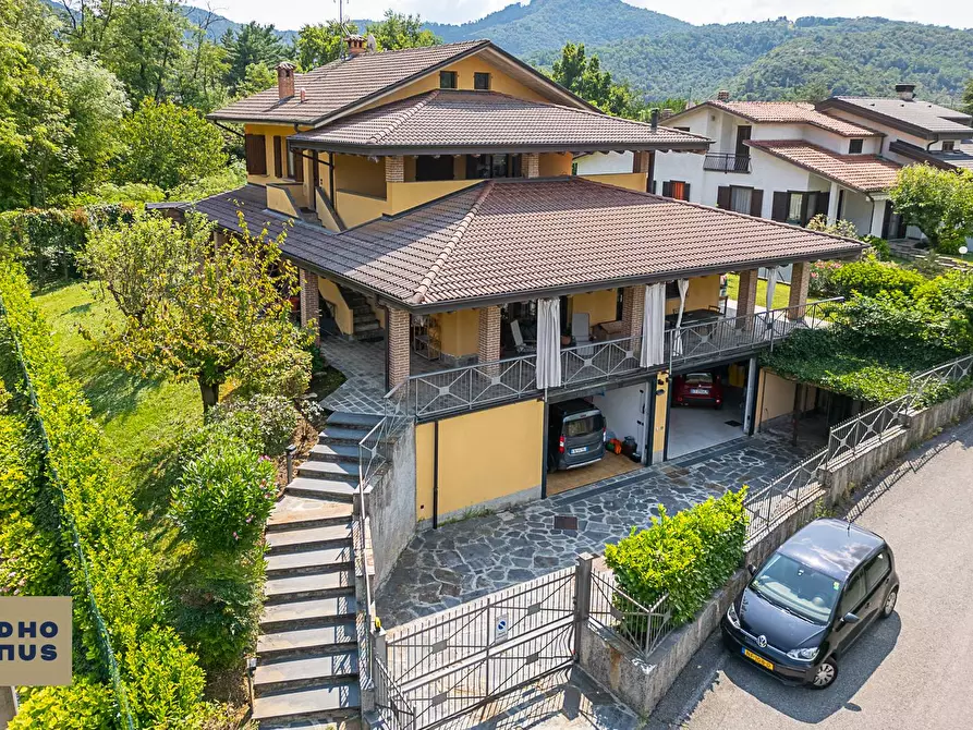 Immagine 4 di Villa in vendita  in Via Dosso a Trescore Balneario