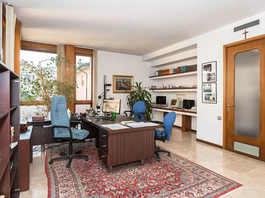 Immagine 22 di Ufficio in affitto  in Viale Vittorio Emanuele II a Bergamo