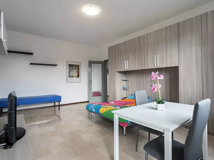 Immagine 8 di Appartamento in affitto  in VIA CRESCENZI a Bergamo