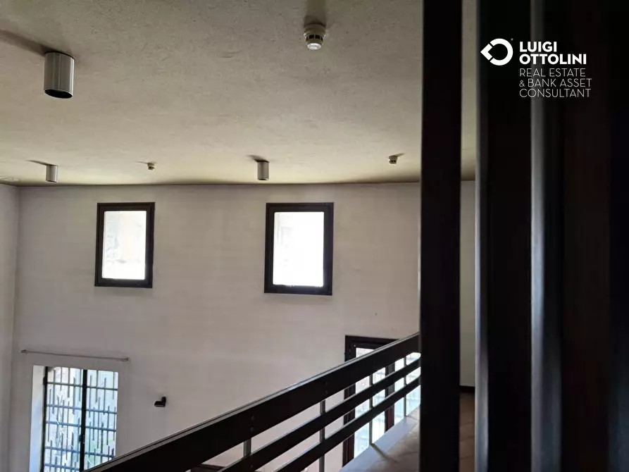 Immagine 21 di Palazzo in vendita  in Piazza XIII Martiri a Lovere