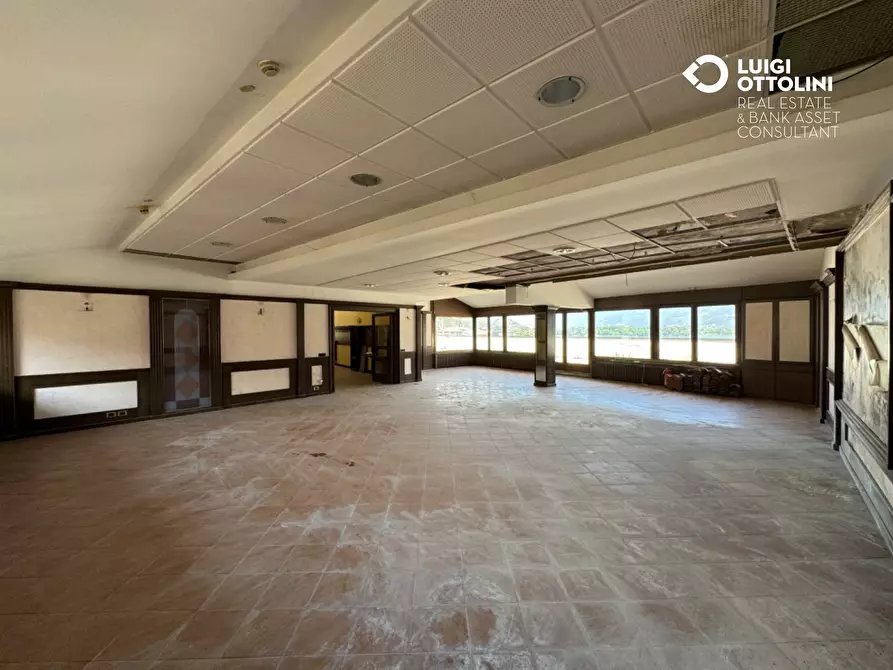 Immagine 25 di Palazzo in vendita  in Piazza XIII Martiri a Lovere