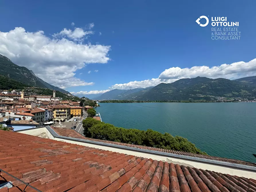 Immagine 1 di Palazzo in vendita  in Piazza XIII Martiri a Lovere