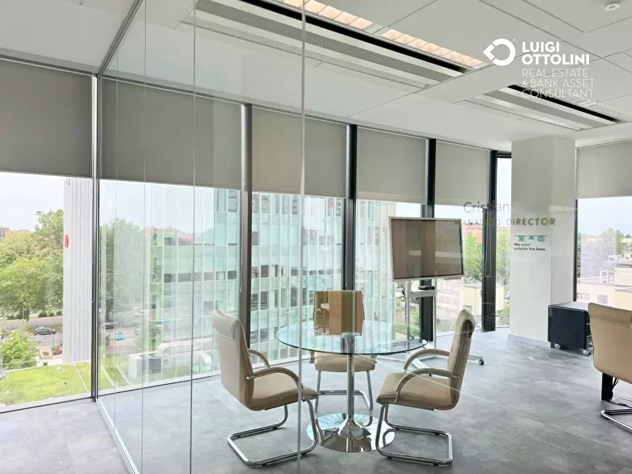 Immagine 12 di Negozio in affitto  in Viale Sarca a Milano