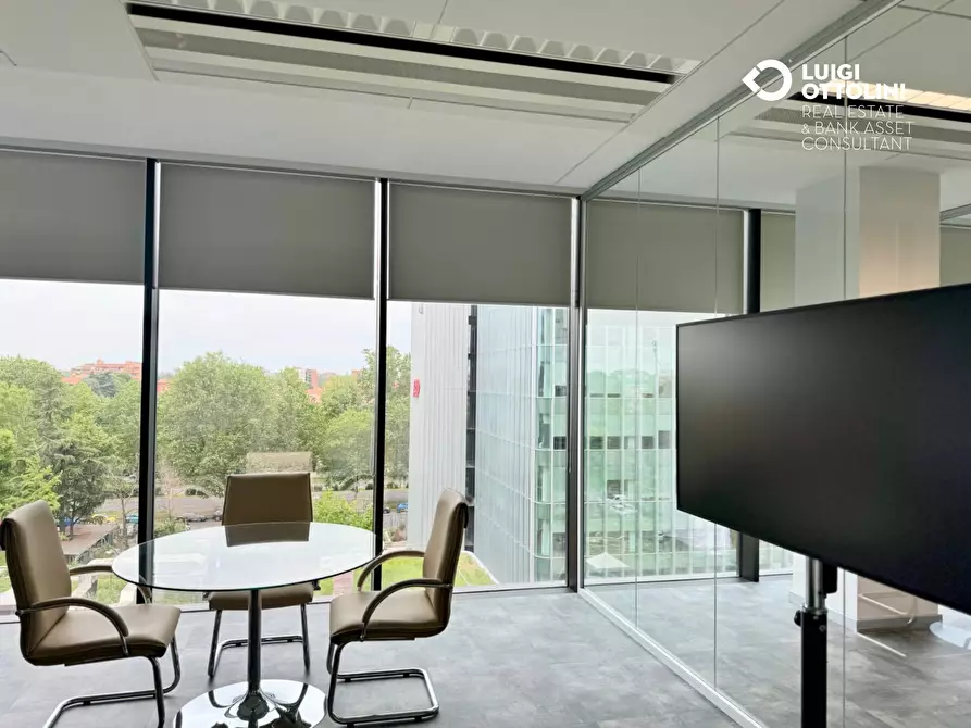 Immagine 13 di Negozio in affitto  in Viale Sarca a Milano