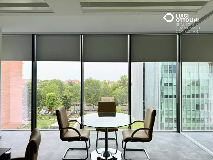 Immagine 14 di Negozio in affitto  in Viale Sarca a Milano