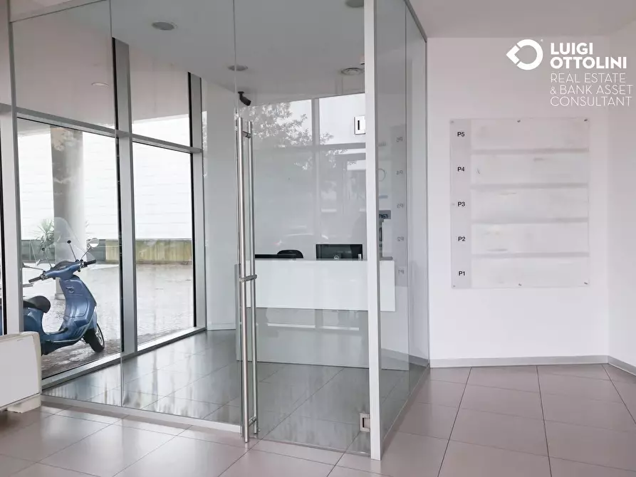 Immagine 20 di Ufficio in affitto  a Bergamo