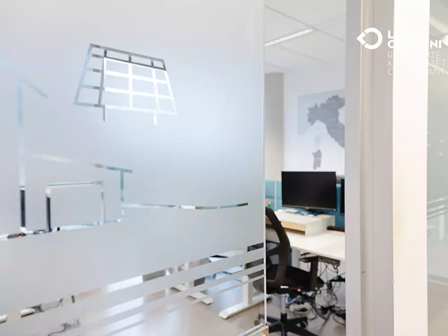 Immagine 23 di Ufficio in affitto  a Bergamo