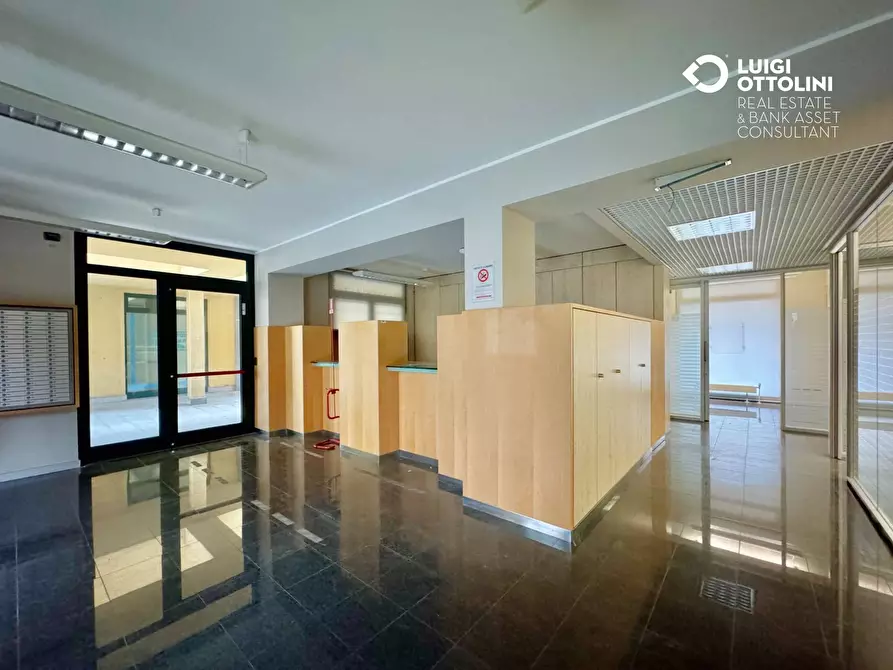 Immagine 3 di Negozio in vendita  in via Donadoni a Pedrengo