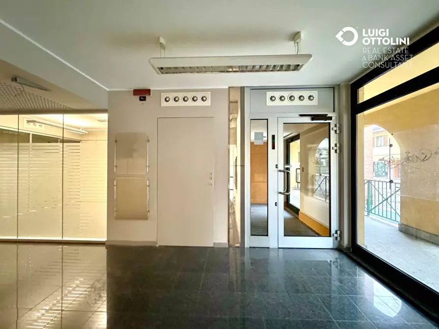 Immagine 4 di Negozio in vendita  in via Donadoni a Pedrengo