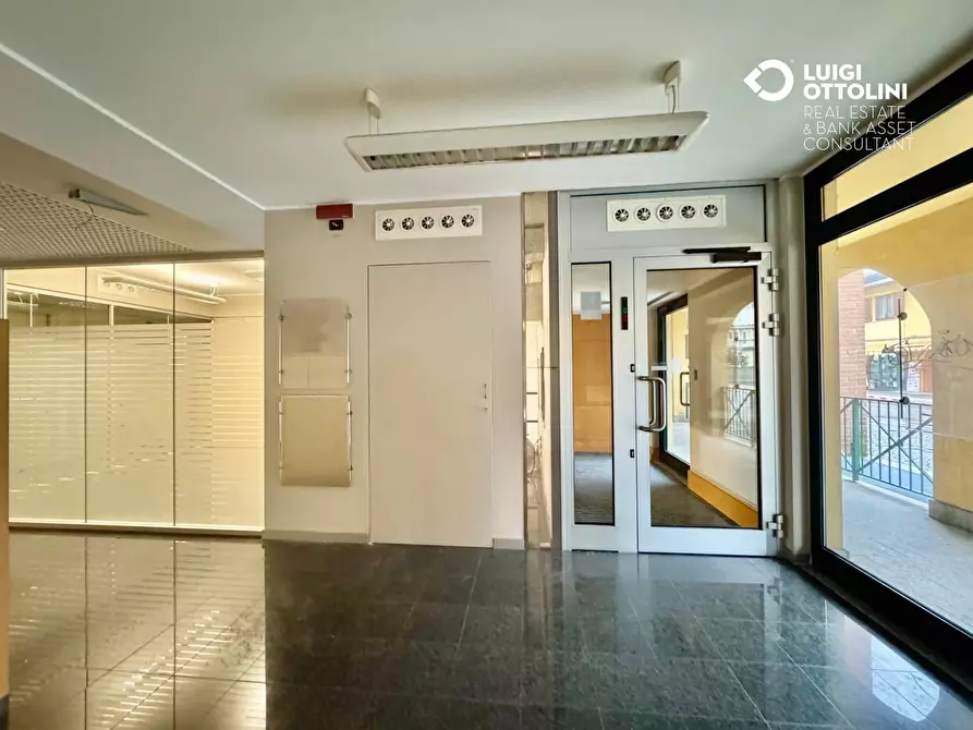 Immagine 5 di Negozio in vendita  in via Donadoni a Pedrengo