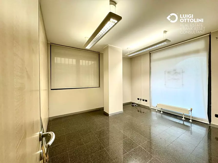 Immagine 10 di Negozio in vendita  in via Donadoni a Pedrengo