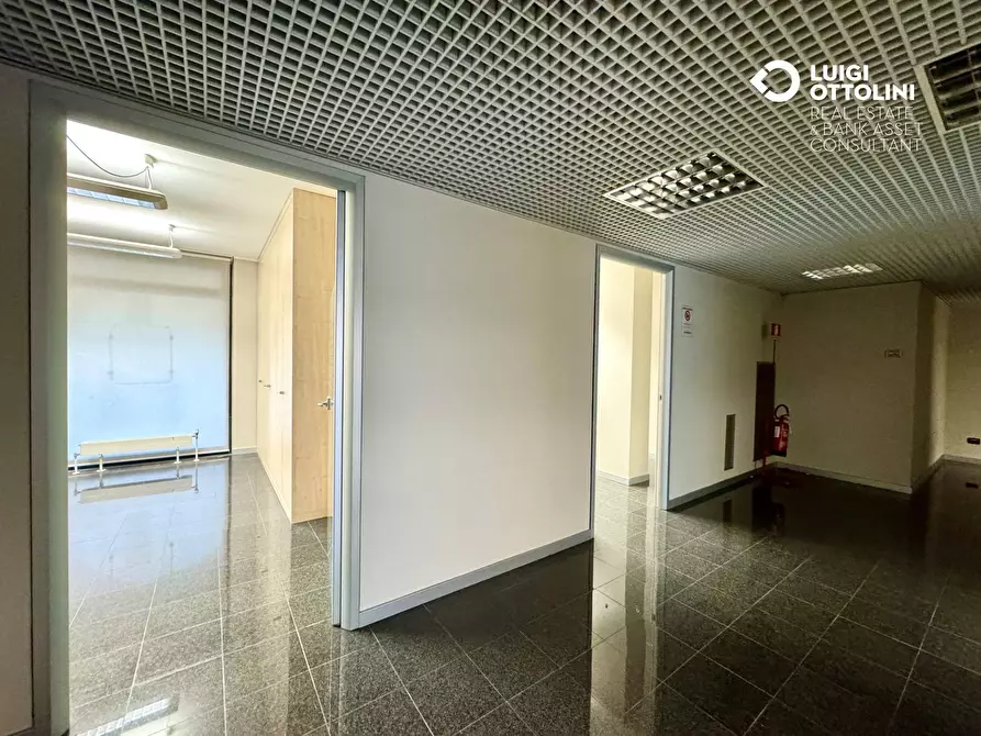 Immagine 17 di Negozio in vendita  in via Donadoni a Pedrengo