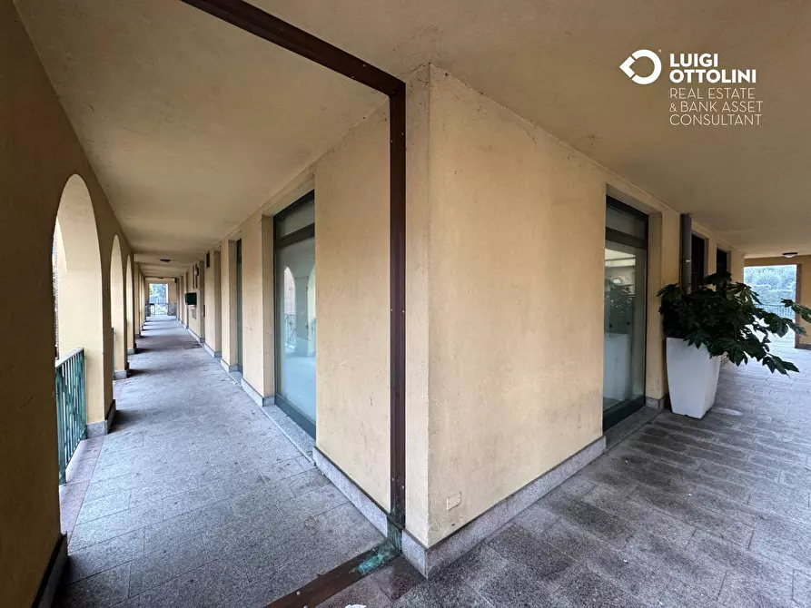 Immagine 23 di Negozio in vendita  in via Donadoni a Pedrengo