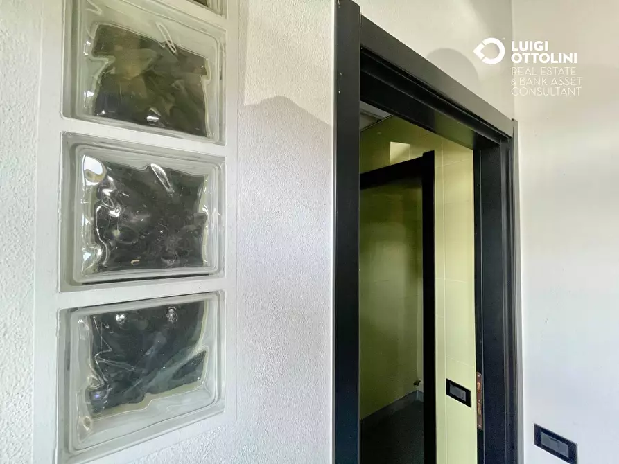 Immagine 22 di Ufficio in vendita  in via Como a Olgiate Molgora