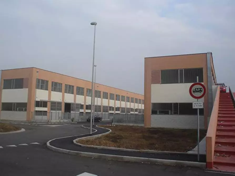 Immagine 1 di Capannone industriale in vendita  in Via Nilde Iotti a Pieve Emanuele