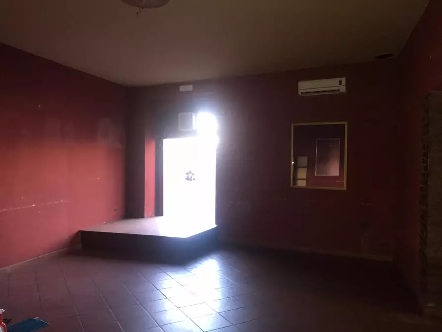 Immagine 4 di Negozio in affitto  in San Giorgio Del Sannio a San Giorgio Del Sannio