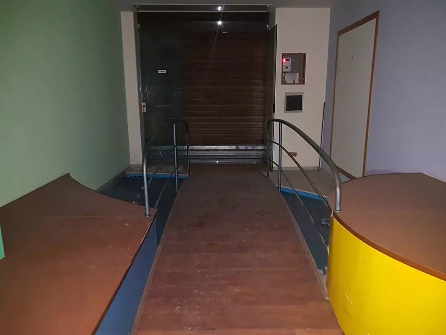 Immagine 5 di Negozio in affitto  in Via Lucarelli Giovanni Battista Bosco a Benevento
