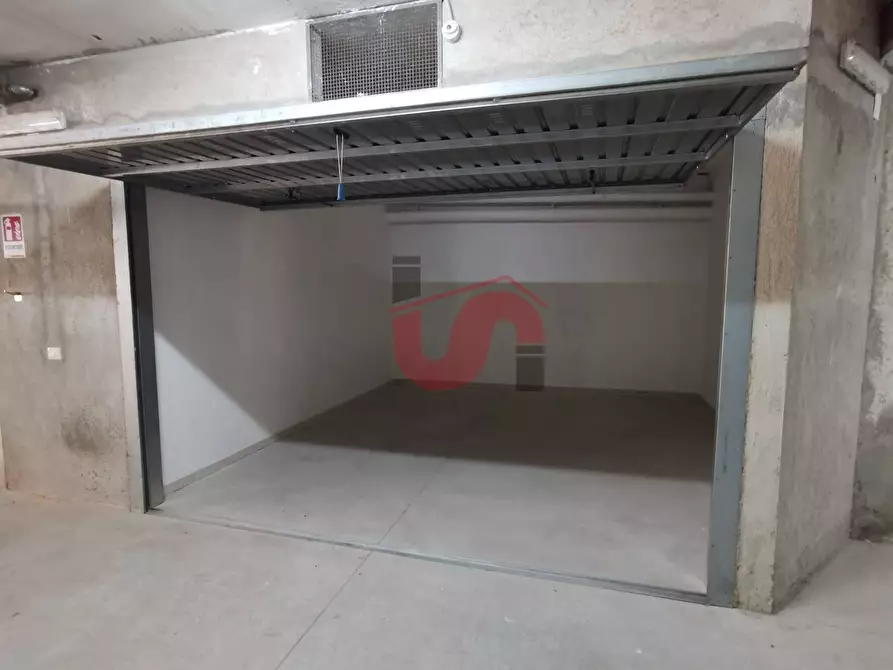 Immagine 5 di Box auto in vendita  in Viale Mellusi a Benevento