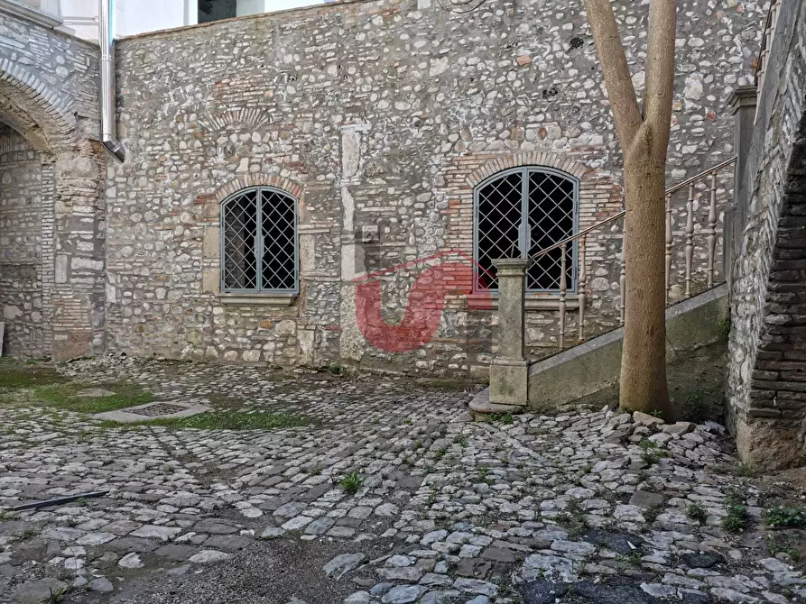 Immagine 7 di Negozio in affitto  in via erik mutarelli a Benevento