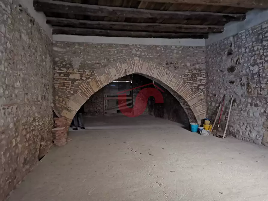 Immagine 8 di Negozio in affitto  in via erik mutarelli a Benevento