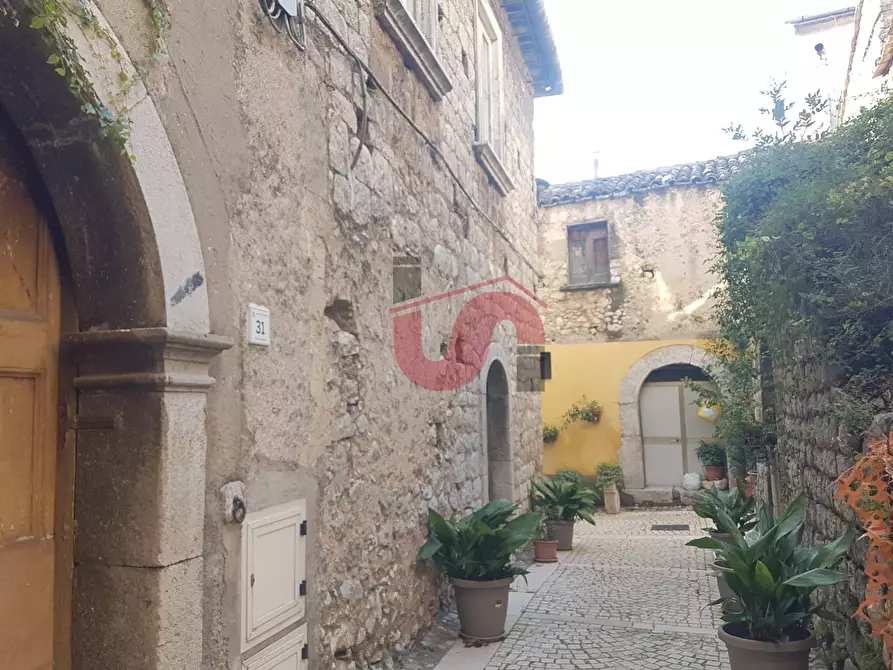 Immagine 3 di Casa semindipendente in vendita  in frazione san pietro a Vitulano