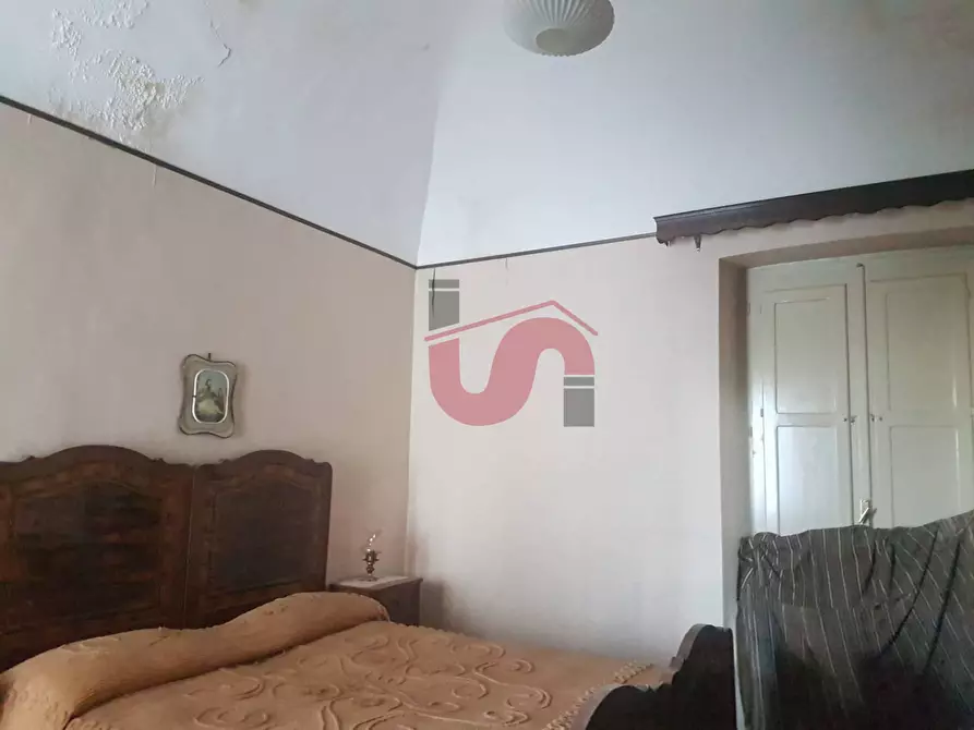 Immagine 14 di Casa semindipendente in vendita  in frazione san pietro a Vitulano