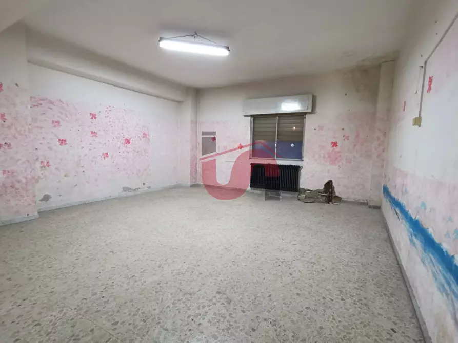 Immagine 8 di Locale commerciale in vendita  in Via Piermarini a Benevento