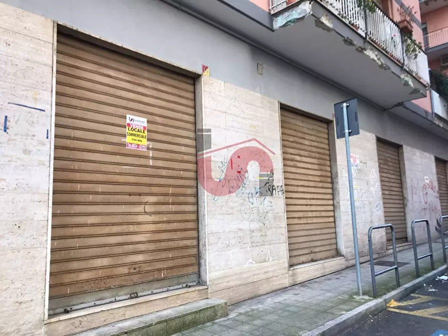 Immagine 22 di Locale commerciale in vendita  in Via Piermarini a Benevento