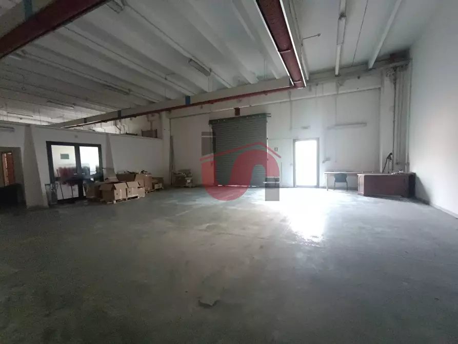 Immagine 6 di Capannone industriale in affitto  in Contrada Piana (Pago Veiano) a Pago Veiano