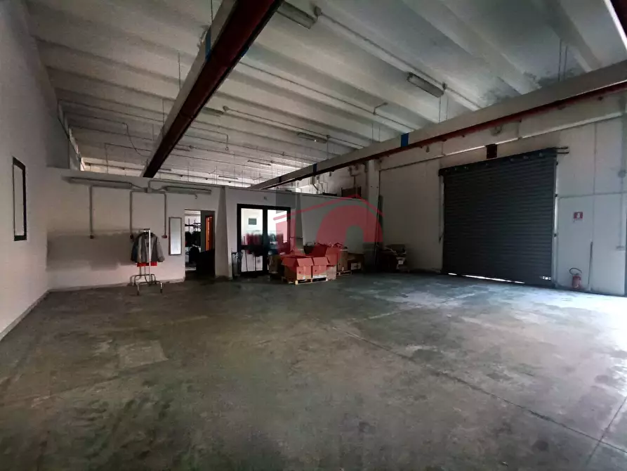 Immagine 5 di Capannone industriale in affitto  in Contrada Piana (Pago Veiano) a Pago Veiano