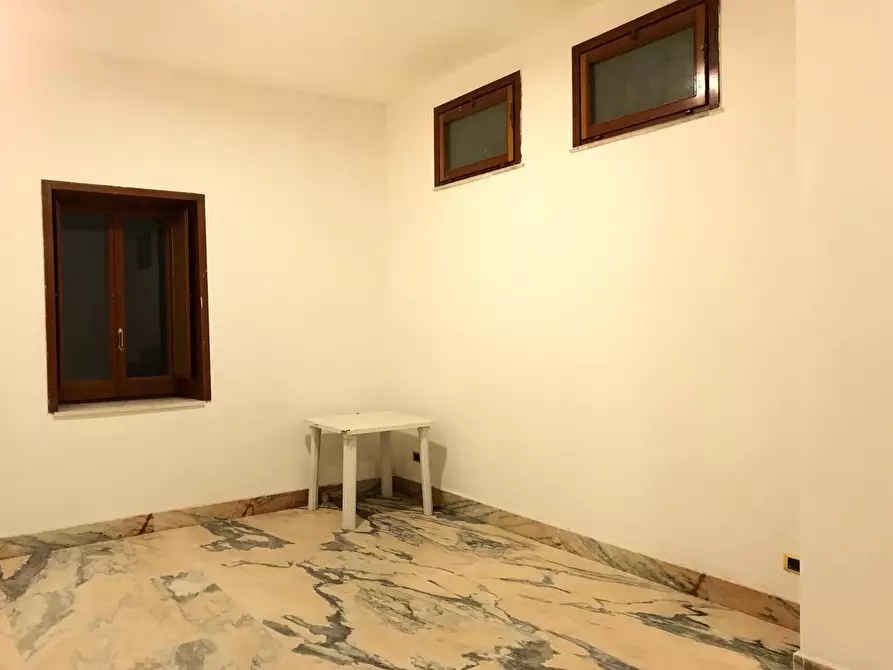 Immagine 21 di Palazzo in vendita  in Corso Giuseppe Garibaldi a Benevento