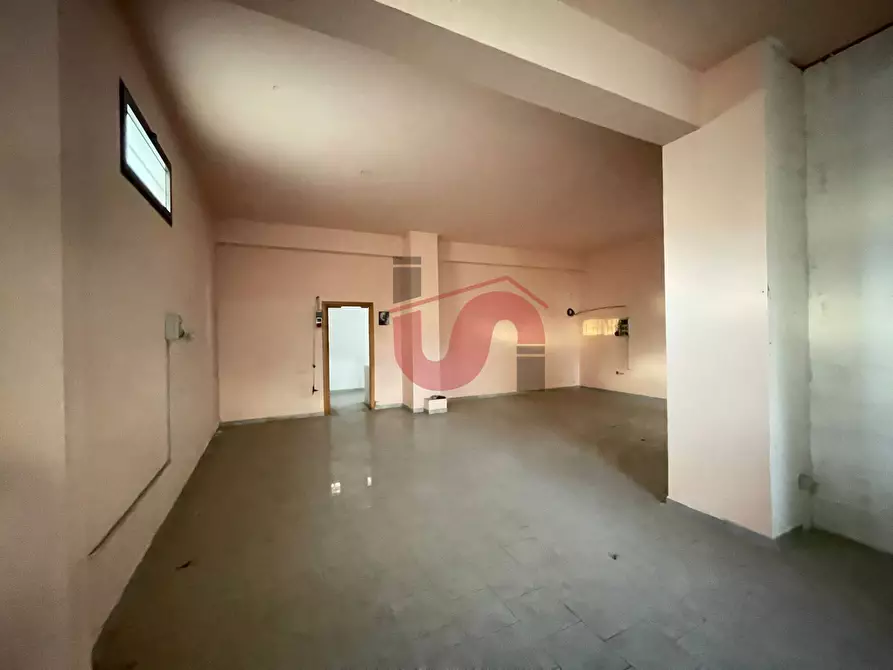 Immagine 15 di Negozio in affitto  in Via Vittorio Veneto a Benevento