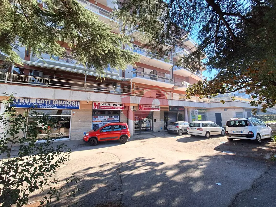 Immagine 1 di Locale commerciale in vendita  in Via Avellino a Benevento