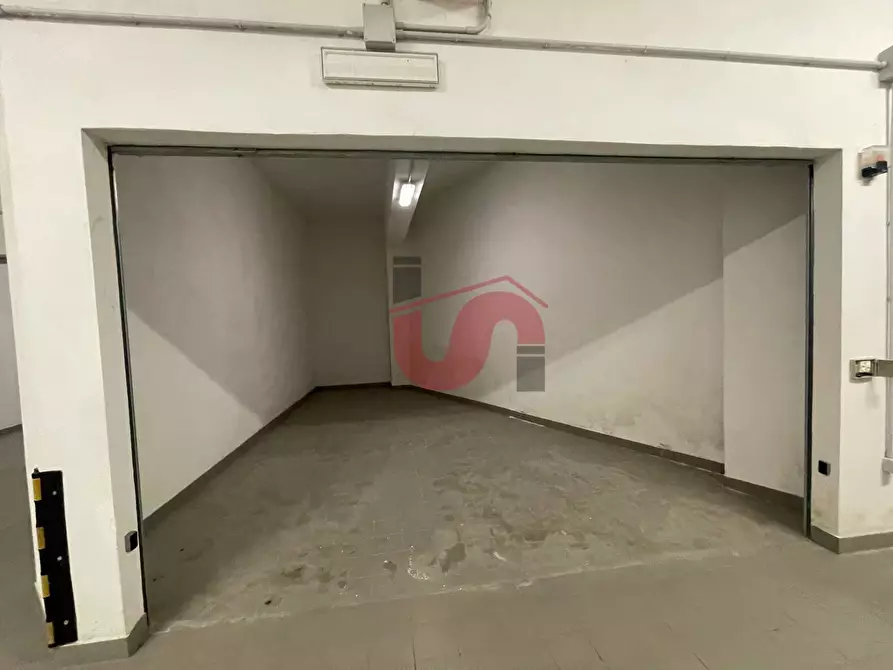 Immagine 21 di Box auto in affitto  in Via Nuova Calore a Benevento