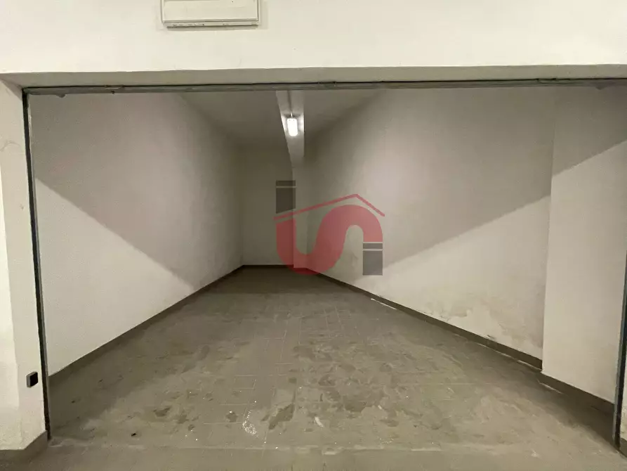 Immagine 22 di Box auto in affitto  in Via Nuova Calore a Benevento