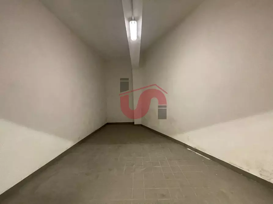 Immagine 23 di Box auto in affitto  in Via Nuova Calore a Benevento