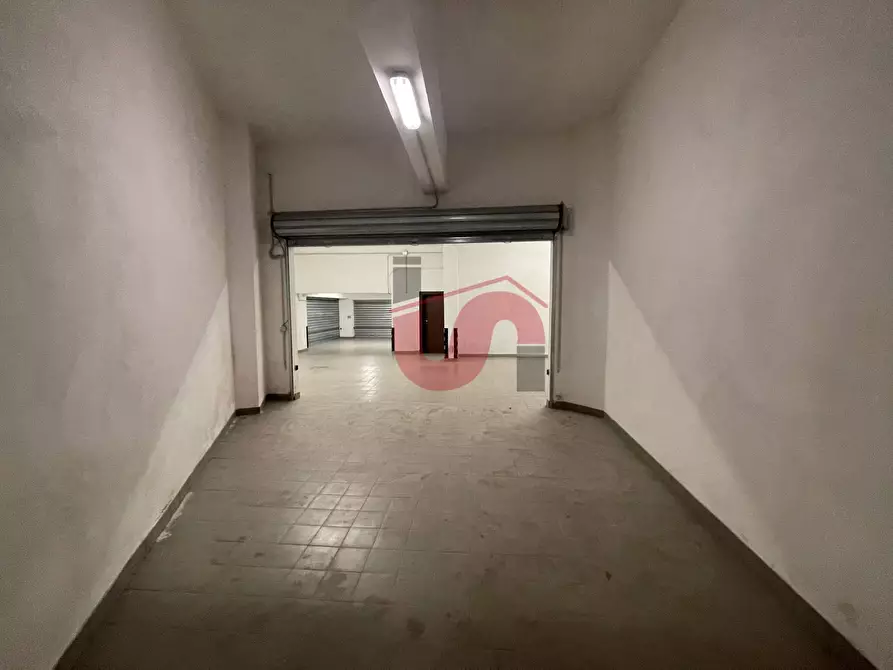 Immagine 24 di Box auto in affitto  in Via Nuova Calore a Benevento