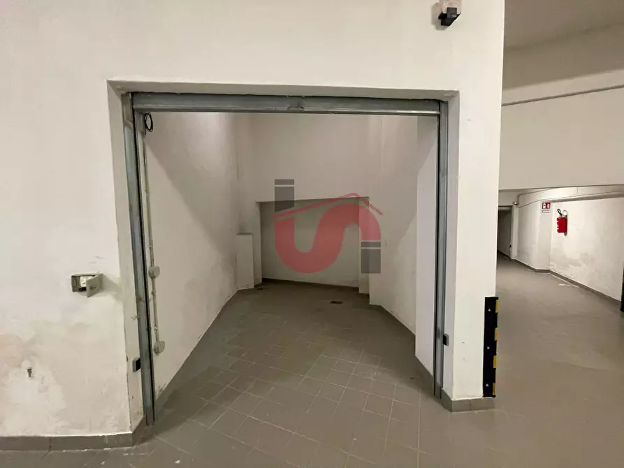 Immagine 25 di Box auto in affitto  in Via Nuova Calore a Benevento