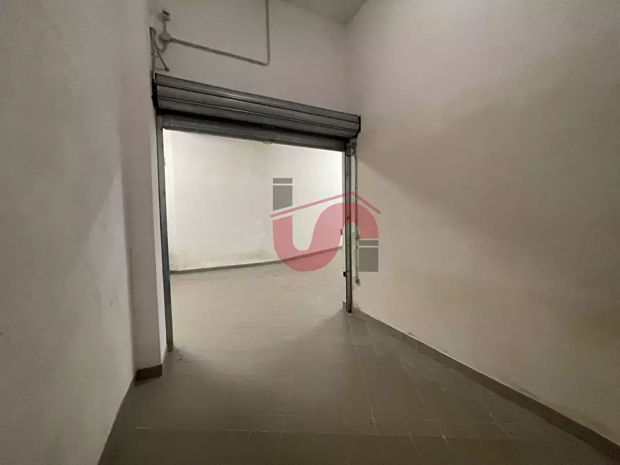 Immagine 27 di Box auto in affitto  in Via Nuova Calore a Benevento