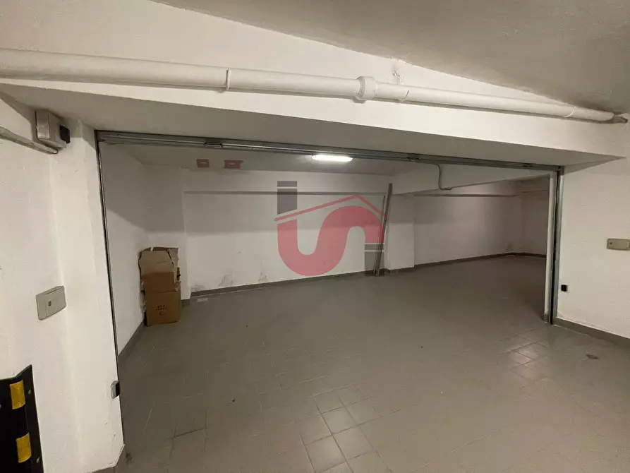 Immagine 28 di Box auto in affitto  in Via Nuova Calore a Benevento