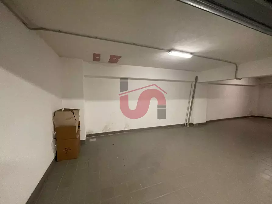 Immagine 29 di Box auto in affitto  in Via Nuova Calore a Benevento