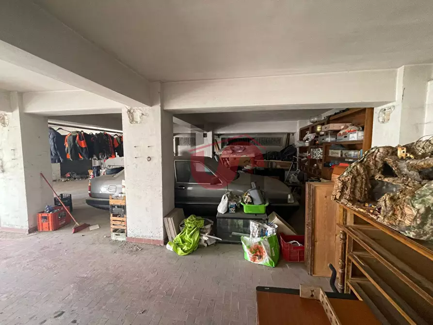 Immagine 9 di Magazzino in vendita  in Via Torre Della Catena a Benevento
