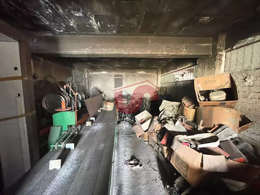 Immagine 14 di Magazzino in vendita  in Via Torre Della Catena a Benevento