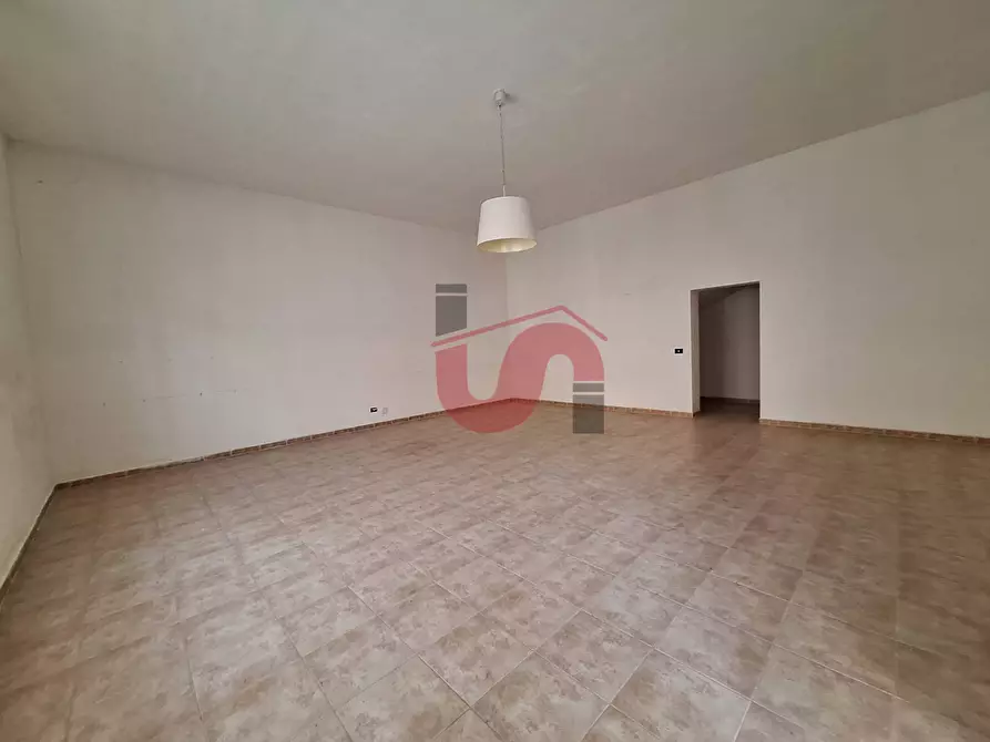 Immagine 5 di Locale commerciale in vendita  in Via Iandoli a Benevento