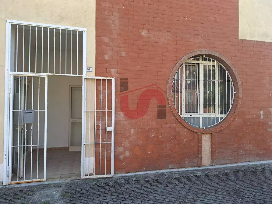 Immagine 10 di Locale commerciale in vendita  in Via Iandoli a Benevento