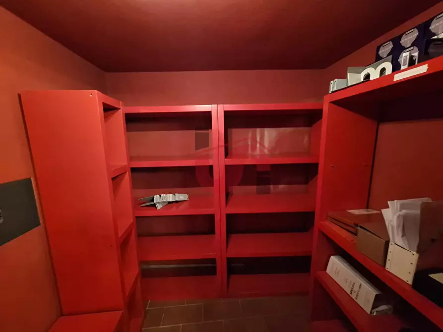 Immagine 9 di Locale commerciale in affitto  in Via Damaso a Benevento