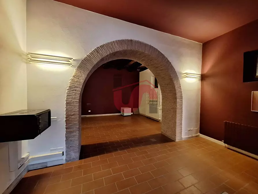 Immagine 15 di Locale commerciale in affitto  in Via Damaso a Benevento