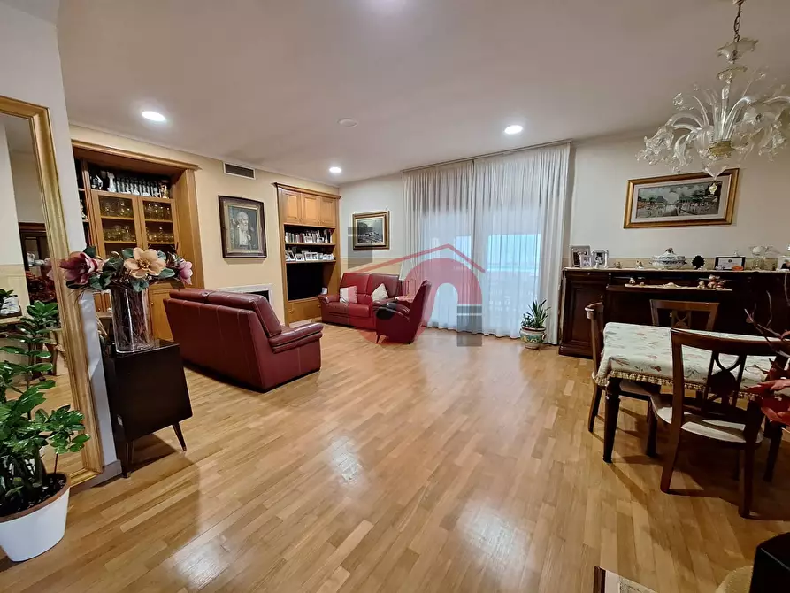 Immagine 17 di Villa in vendita  in Via Avellino a Benevento