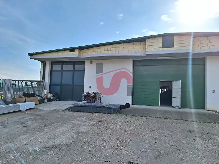 Immagine 3 di Capannone industriale in affitto  in Via R. Viviani a Benevento