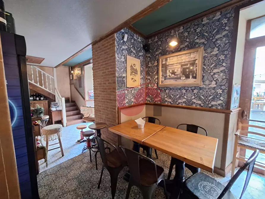 Immagine 14 di Attività commerciale in vendita  in Corso Garibaldi a Benevento